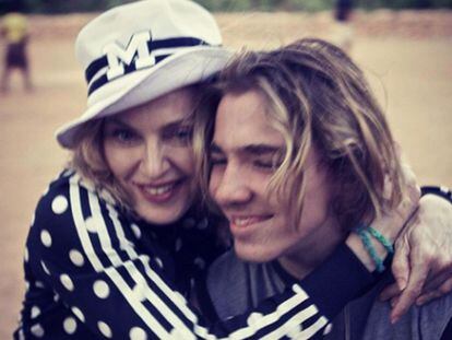 Madonna y su hijo Rocco.