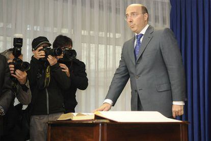 Carlos Urquijo jura su cargo como Delegado del Gobierno en el País Vasco.