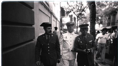 De izquierda a derecha, Antonio Tejero, Camilo Menéndez y Ricardo Sáenz de Ynestrillas, condenados por la Operación Galaxia, en 1980.