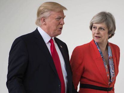 Donald Trump y Theresa May, este viernes en Washington. En vídeo, el ministro británico de Exteriores defiende la alianza británica con la Administración Trump.