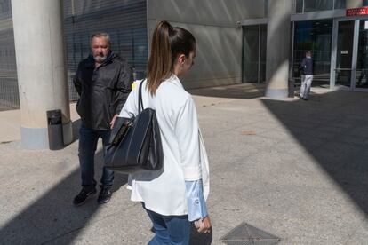 La inspectora de la policía judicial de Murcia llega este martes al juzgado número 3 de Murcia para prestar declaración.