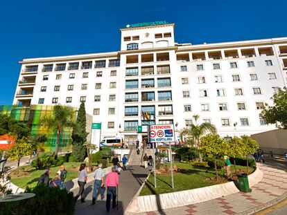 La fachada del Hospital Regional de Málaga, en una imagen de archivo.