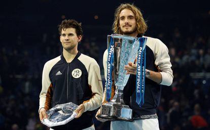 Thiem y Tsitsipas, durante la ceremonia final en Londres.