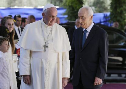 Peres con el Papa Francisco, en Jerusalén en 2104.