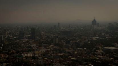 El cielo contaminado de Ciudad de México, durante una contingencia ambiental el 14 de noviembre de 2022.