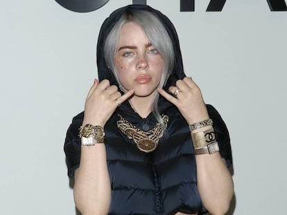 La cantante Billie Eilish se ha convertido, además de un ídolo musical, en un icono de estilo. En la imagen posa en una fiesta de Chanel celebrada en Nueva York en 2017.