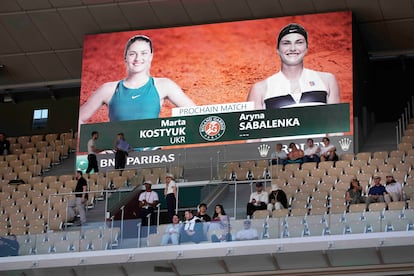 Marcador de la pista central durante el Sabalenka-Kostuyk.