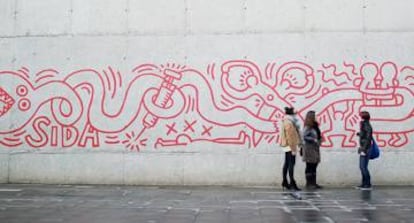 Grafiti de Keith Haring en una ruta de Trip4real por Barcelona.
