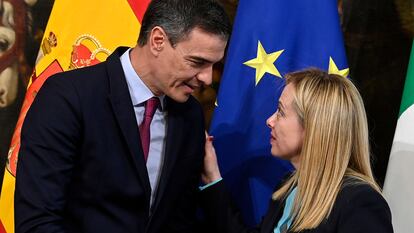 El presidente del Gobierno español, Pedro Sánchez, y la primera ministra italiana, Giorgia Meloni, en la rueda de prensa conjunta celebrada el miércoles en Roma.