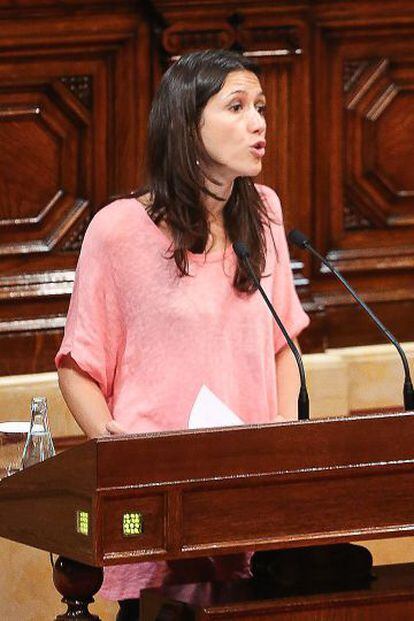 La alcaldesa Núria Parlon en el Parlament.