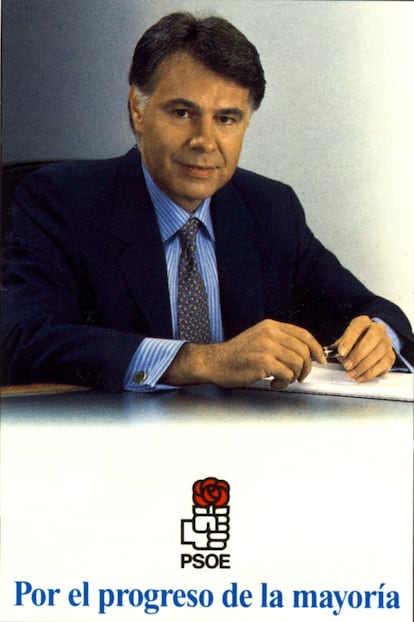 En 1993 Felipe González ya no necesita venderse como en las elecciones de 1977. Los españoles le conocen de sobra: lleva 11 años en La Moncloa. Tampoco le hace falta <i>idealizarse</i> como un político <i>tocado</i> por los dioses, como cuando ascendió al poder en 1982. "Felipe se presenta más reposado, de manera más mesurada, como un político más maduro que en la Transición y más sosegado", interviene el especialista Morejón. Al líder de los socialistas ya no le hace falta dar mítines encima de un tractor.