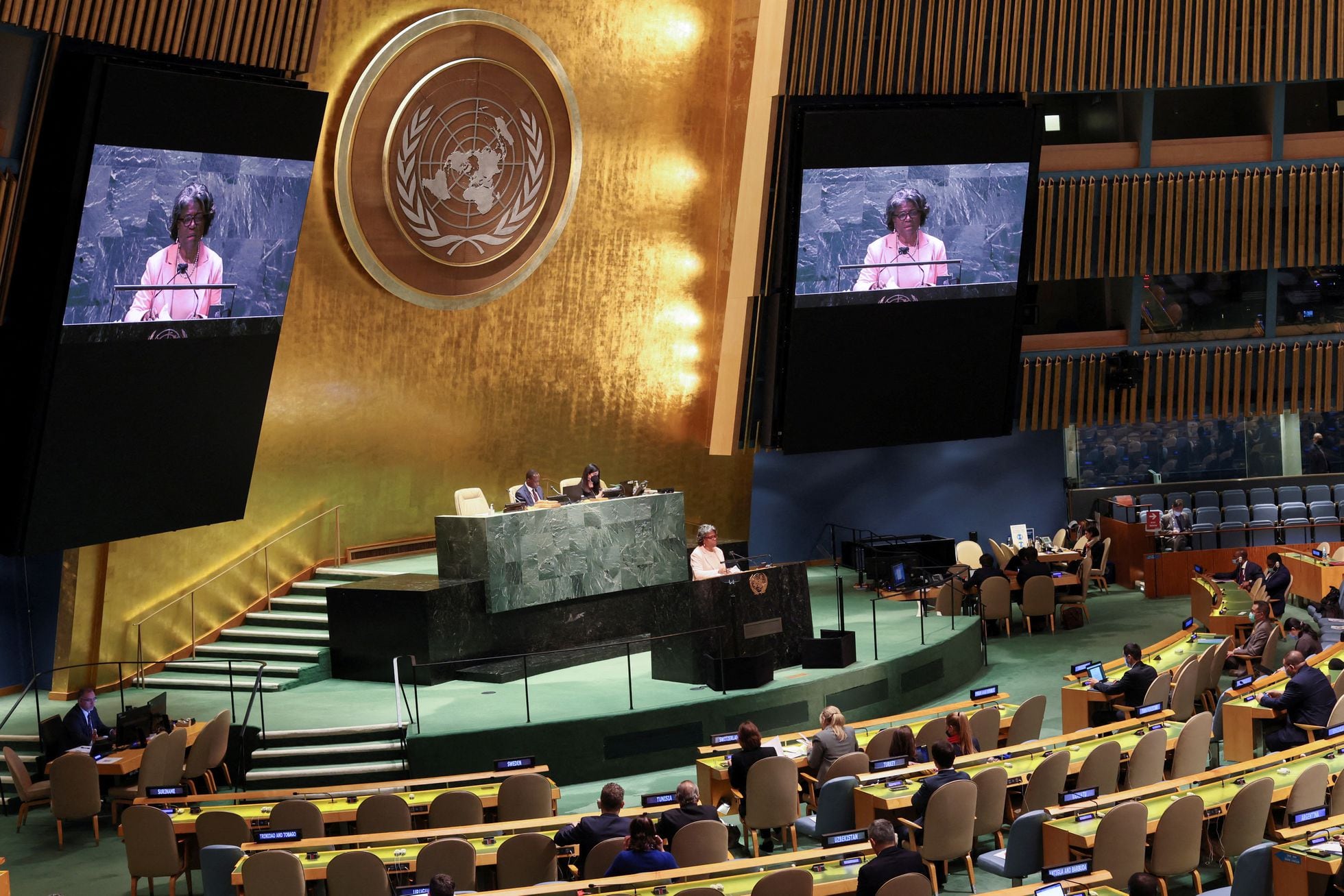 La embajadora de EE UU, Linda Thomas-Greenfield, se dirige este miércoles a la Asamblea General de la ONU.