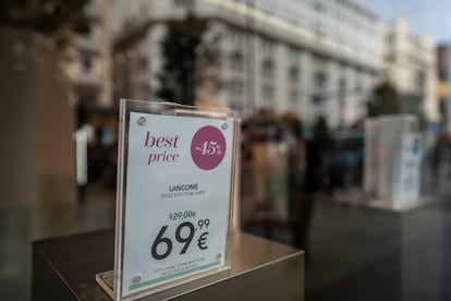 Los precios en la perfumería Douglas, en Gran Vía 27.