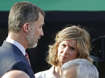 El Rey Felipe VI y el Rey Juan Carlos, junto a la presidenta de la Fundaci&oacute;n Cotec y exministra socialista de Ciencia Cristina Garmendia y Juan Carlos I.