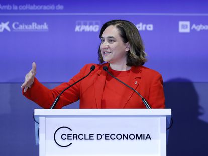 La alcaldesa de Barcelona, Ada Colau, durante la inauguración de la Reunión Anual del Cercle d'Economia. EFE/Andreu Dalmau