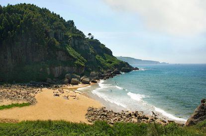La playa de La Ñora, en Villaviciosa (Asturias).