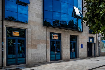 Fachada del local que consta como sede de la academia Vive Formación en Vigo.