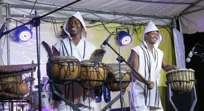 Djarabikan, uno de los dos grupos ganadores del Abiyán Vis a Vis. Tendrán gira por España en verano.