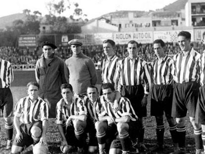 Jugadores del Athletic en el partido Europa-Athletic (2-2) de la temporada 1929-1930.