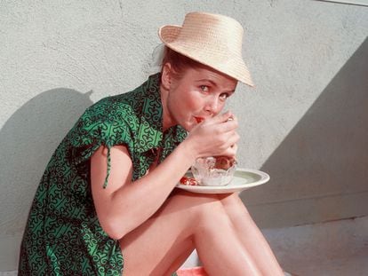Seguramente Debbie Reynolds desconocía los efectos adversos que puede tener comer helado.