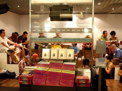 Interior de una tienda FNAC de Madrid. 