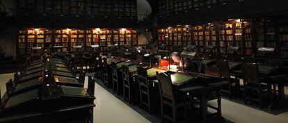La histórica biblioteca del Ateneo de Madrid.