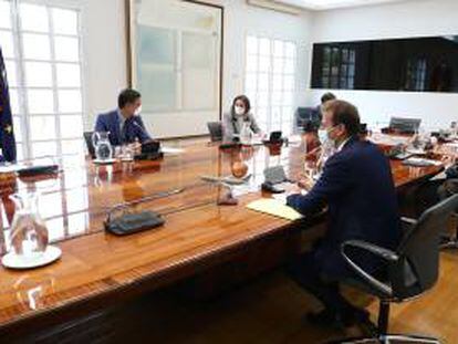 Reunión en febrero del presidente del Gobierno, Pedro Sánchez, con el CEO de Airbus, Guillaume Faury.