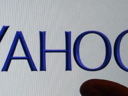Logo de Yahoo en un monitor. 