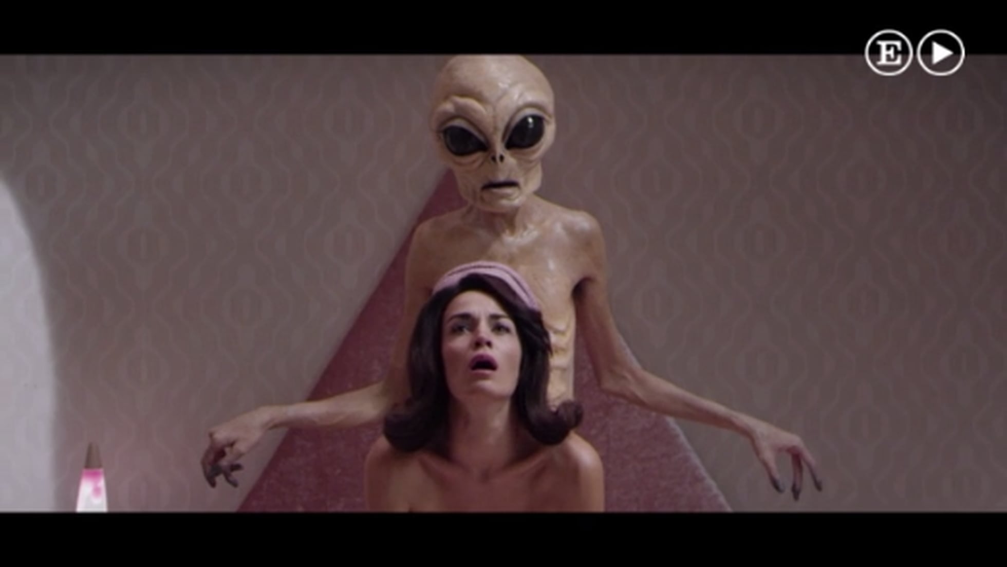 Jackie Kennedy con un extraterrestre: el polémico vídeo de Eduardo Casanova  | Tentaciones | EL PAÍS