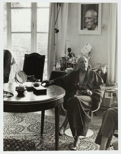 Pablo Picasso en Notre-Dame-de-Vie, en una fotografía realizada por Lucien Clergue en verano de 1965.