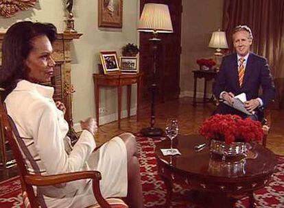 Condoleezza Rice, en un momento de la entrevista con el periodista Lorenzo Milá