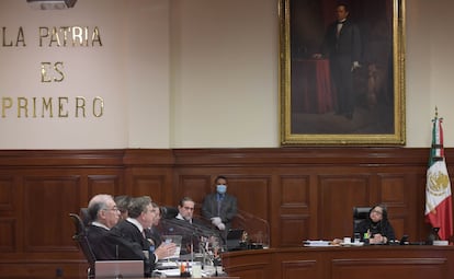 Los ministros de la Corte Suprema durante una sesión de deliberación sobre el INAI, el 18 de mayo.