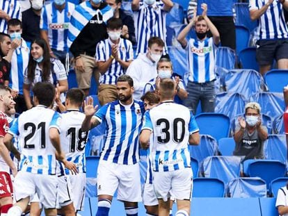 Partido de pretemporada entre Real Sociedad y El Mónaco, en San Sebastián, en julio.