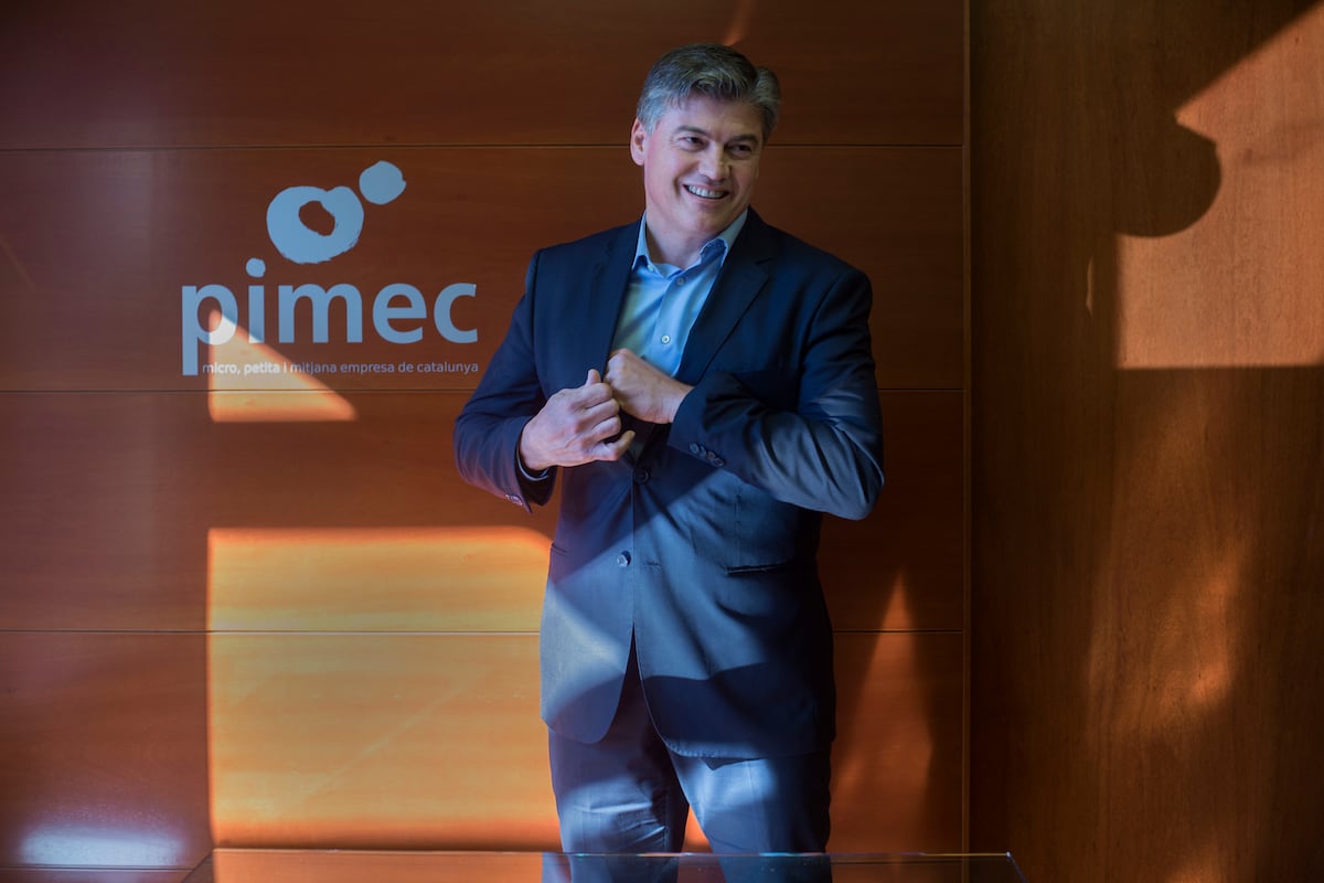 Trabajo reconoce a la patronal catalana Pimec su participación en la comisión nacional de convenios | Economía