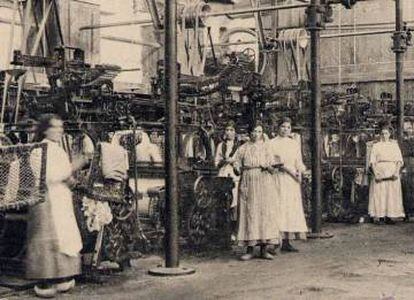 Trabajadoras de la fábrica textil de Ferrolterra en la época de la revuelta.