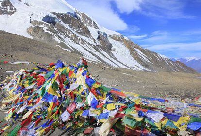 Panorámica desde el paso de Thorung La Pass, a 5.416 metros de altitud, en el circuito del Annapurna (Nepal).