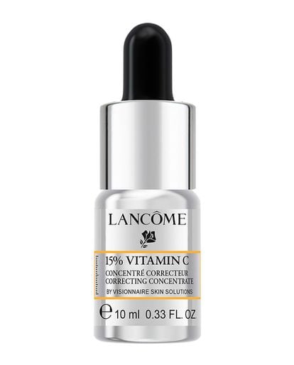 El concentrado Corrector con Viamina C de Lancôme combina por primera vez el derivado de Jasmonato y la vitamina C para transformar el aspecto de la piel. Es un sérum antiarrugas pero también tiene un efecto antioxidante y reafirmante.