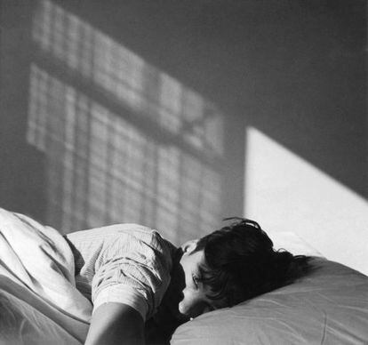 Oblómov duerme mucho y bosteza continuamente.