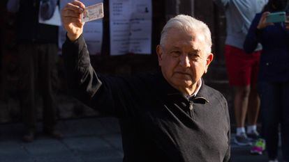 El presidente Andrés Manuel López Obrador, después de emitir su voto en Ciudad de México.