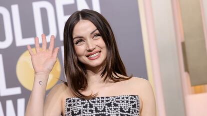 La actriz Ana de Armas, durante la 80ª entrega de los Globos de Oro, en Beverly Hills, el 10 de enero de 2023.