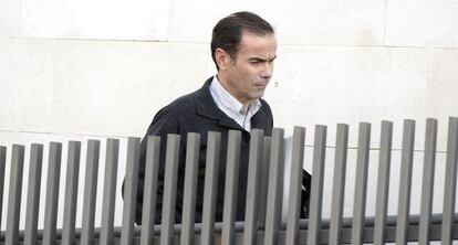 Esteban Cuesta, exgerente de Emarsa, al llegar a declarar ante el juez en 2011.