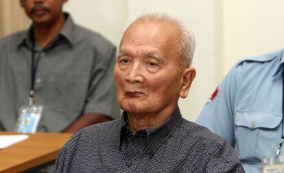 Nuon Chea en 2008, ante el tribunal que juzgó los crímenes de los jemeres rojos.
