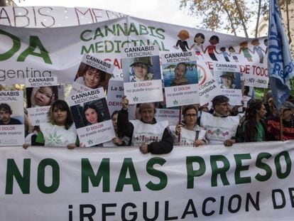 La &uacute;ltima marcha de la marihuana en Argentina fue encabezada por las madres medicinales.