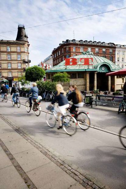Carril bici en la plaza de Triangel, en Østerbro (Copenhague).
