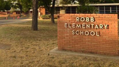 Exterior of Robb Elementary School, in the city of Uvalde, Texas.