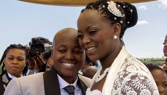 Ayanda & Nhlanhla Moremi's wedding I, 2013 ('Of Love and Loss'). Cortesía de Stevenson, Cape Town y Johannesburg.