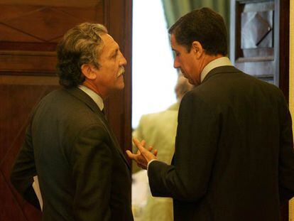 Diego López Garrido y Eduardo Zaplana, durante una sesión en el Congreso.