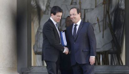 Manuel Valls y Fran&ccedil;ois Hollande, esta ma&ntilde;ana en el Eliseo.