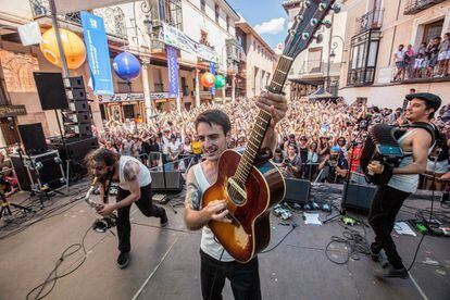 El grupo musical La Maravillosa Orquesta del Alcohol, más conocido como La M.O.D.A., durante su actuación en el festival Sonorama Ribera, en Aranda de Duero (Burgos). 