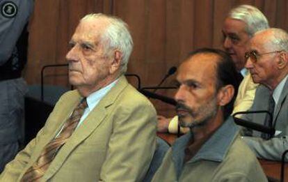  El dictador Bignone (izq) y Mui&ntilde;a en el juicio contra ambos en diciembre de 2011. 
